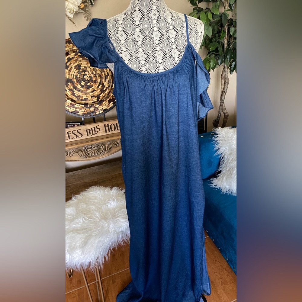 Chambray Maxi Dress - Picture 3 of 13